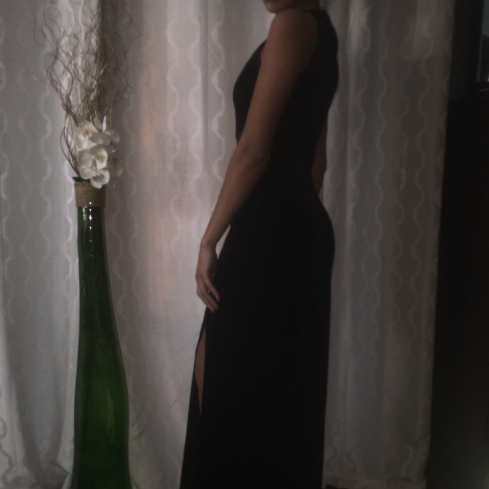 Tadashi Gown - Picture 3 of 7